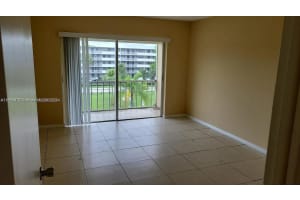 4700 Washington St APT 402, Hollywood, FL 33021, Sold 01/24/25