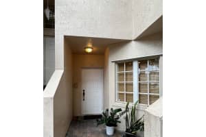 5600 NW 114th Pl APT 105, Doral, FL 33178, Sold 12/24/24