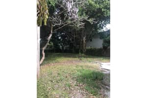 611 NE 26th St, Wilton Manors, FL 33305, Sold 02/14/25