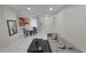 8320 NW 10th St APT 5, Miami, FL 33126, Sold 01/09/25