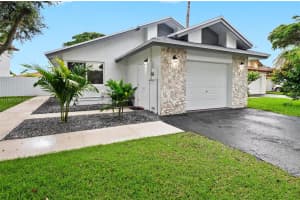 566 Lakeside Cir, Sunrise, FL 33326, Sold 03/07/25