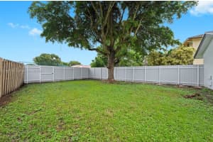 566 Lakeside Cir, Sunrise, FL 33326, Sold 03/07/25