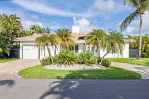 543 Hibiscus Dr, Hallandale Beach