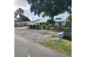 737 NW 21st Ln, Okeechobee, FL 34972, Sold 11/15/24