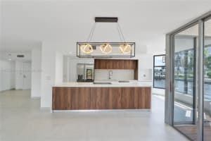 19195 NE 36th Ct, Aventura, FL 33180, Sold 03/12/25