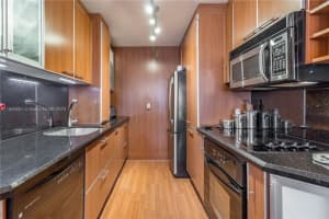 1670 Bay Rd 2e, Miami Beach