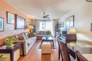 1670 Bay Rd 2E, Miami Beach, FL 33139 - MLS#A11655851