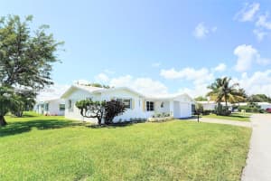 300 NW 28th Ct, Pompano Beach, FL 33064, - MLS#A11655868