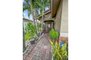 7002 W 29th Way, Hialeah, FL 33018, Sold 11/04/24