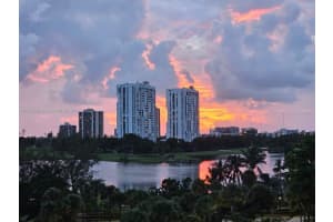 20191 E Country Club Dr 601, Aventura