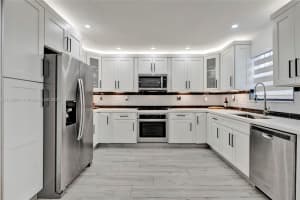 9751 NW 6th Ln #9751, Miami, FL 33172, Sold 11/06/24