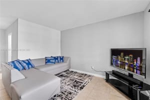 50 NW 204th St APT 25, Miami Gardens, FL 33169, Sold 12/27/24