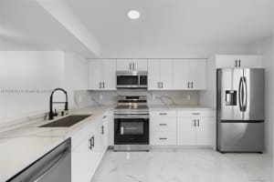 7290 Kinghurst Dr APT 306, Delray Beach, FL 33446, Sold 11/21/24