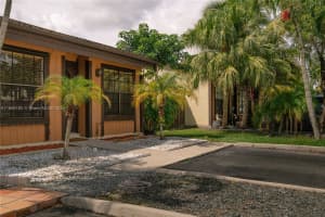 11130 Redwood Ave, Pembroke Pines, FL 33026, Sold 01/27/25