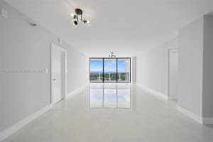 20505 E Country Club Dr APT 2035, Aventura, FL 33180, Sold 12/20/24