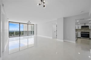 20505 E Country Club Dr APT 2035, Aventura, FL 33180, Sold 12/20/24