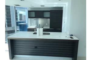 200 Biscayne Boulevard Way 902, Miami
