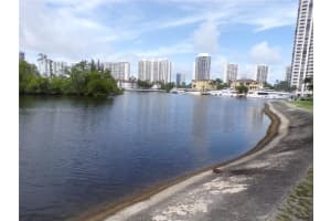 3030 Marcos Dr T101, Aventura