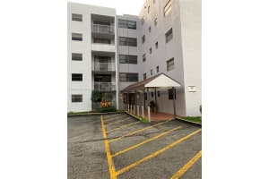 8185 NW 7th St APT 410, Miami, FL 33126, Sold 10/31/24