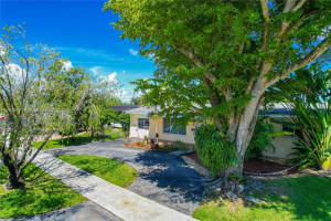 1411 SW 85th Ct, Miami, FL 33144, Sold 10/16/24