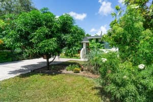 6325 SW 30th St, Miami, FL 33155, Sold 11/01/24