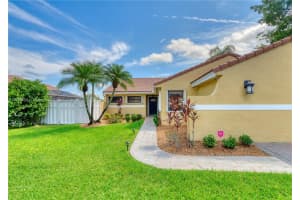 2565 Bass Way, Hollywood, FL 33026, Sold 10/28/24