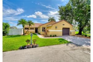 2565 Bass Way, Hollywood, FL 33026, Sold 10/28/24