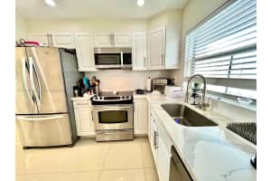 9241 Sunrise Lakes Blvd APT 307, Sunrise, FL 33322, Sold 11/25/24