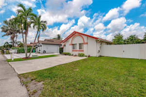 16711 NW 74th Ct, Hialeah, FL 33015, Sold 11/15/24