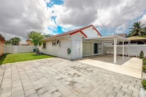 16711 NW 74th Ct, Hialeah, FL 33015, Sold 11/15/24