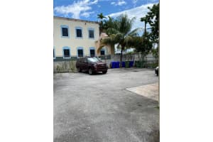229 NW 10th Ave APT 2, Miami, FL 33128, Sold 12/02/24