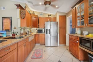 520 Green River Ln, Davie, FL 33325, Sold 10/24/24