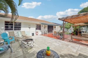 520 Green River Ln, Davie, FL 33325, Sold 10/24/24