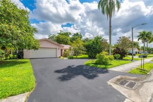 10143 Ramblewood Dr, Coral Springs, FL 33071, Sold 10/28/24