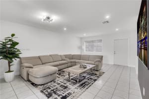 3850 NW 202nd St, Miami Gardens, FL 33055, Sold 10/18/24