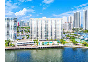 300 Bayview Dr 1012, Sunny Isles Beach