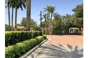 382 SW 200th Terrace, Pembroke Pines, FL 33029, Sold 12/04/24