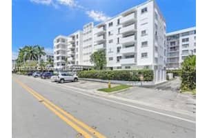 1075 92nd St 504, Bay Harbor Islands