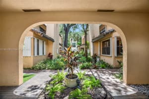 808 SE 12th Ct APT 8, Fort Lauderdale, FL 33316, Sold 01/24/25