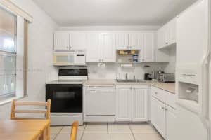 1040 Country Club Dr APT 309, Margate, FL 33063, - MLS#A11657874