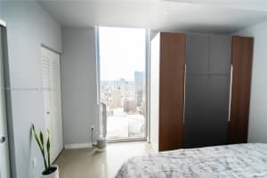 151 SE 1st St Apt 3210, Miami, FL 33131, Sold 11/20/24