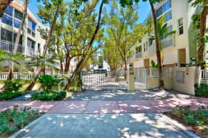 325 Meridian Ave APT 8, Miami Beach, FL 33139, Sold 11/07/24