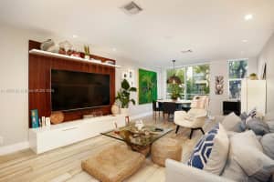 325 Meridian Ave APT 8, Miami Beach, FL 33139, Sold 11/07/24
