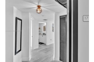 41 SE 5th St APT 1717, Miami, FL 33131, - MLS#A11658259