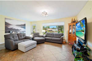 291 NW 93rd Ave, Pembroke Pines, FL 33024, Sold 11/01/24