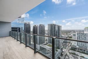 68 Se 6th St 3706, Miami