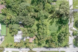 17391 SW 92nd Ct, Palmetto Bay, FL 33157, Sold 04/17/25