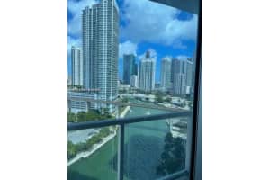 185 Sw 7th St 1605, Miami