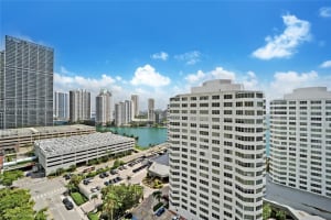 950 Brickell Bay Dr APT 1611, Miami, FL 33131, Sold 01/16/25