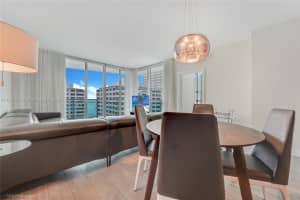 950 Brickell Bay Dr APT 1611, Miami, FL 33131, Sold 01/16/25